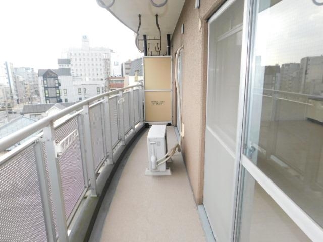 バルコニー　バルコニーゆったりしております