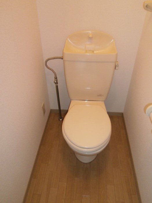 トイレ　※別号室の写真です。