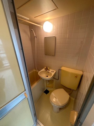 トイレ　お掃除のしやすい３点ユニット