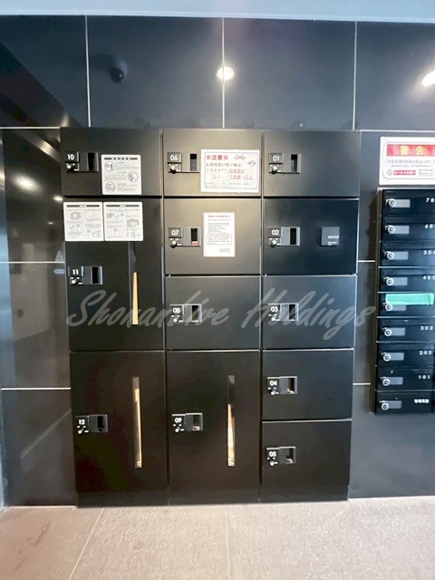 ロビー　宅配ボックス完備