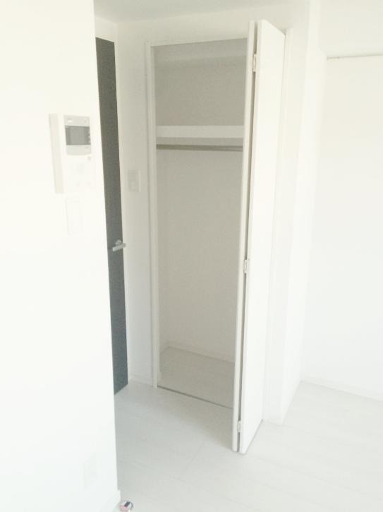 収納　ハンガーラック付きで楽々収納♪