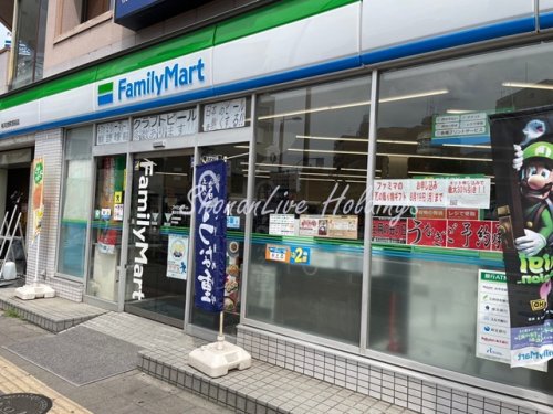 コンビニ　ファミリーマート 横浜吉野町駅前店（コンビニ）まで470m