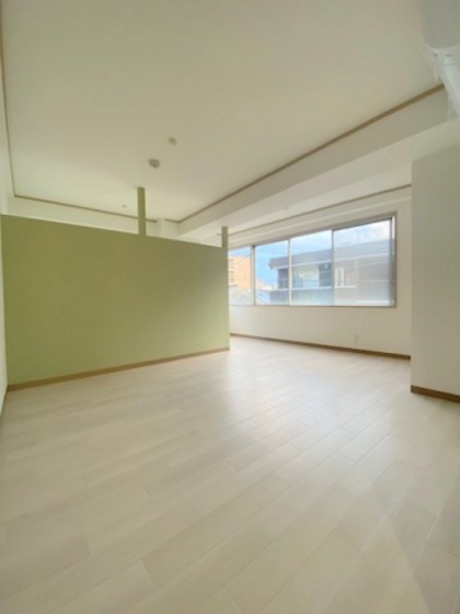 居室・リビング　※別室の写真です