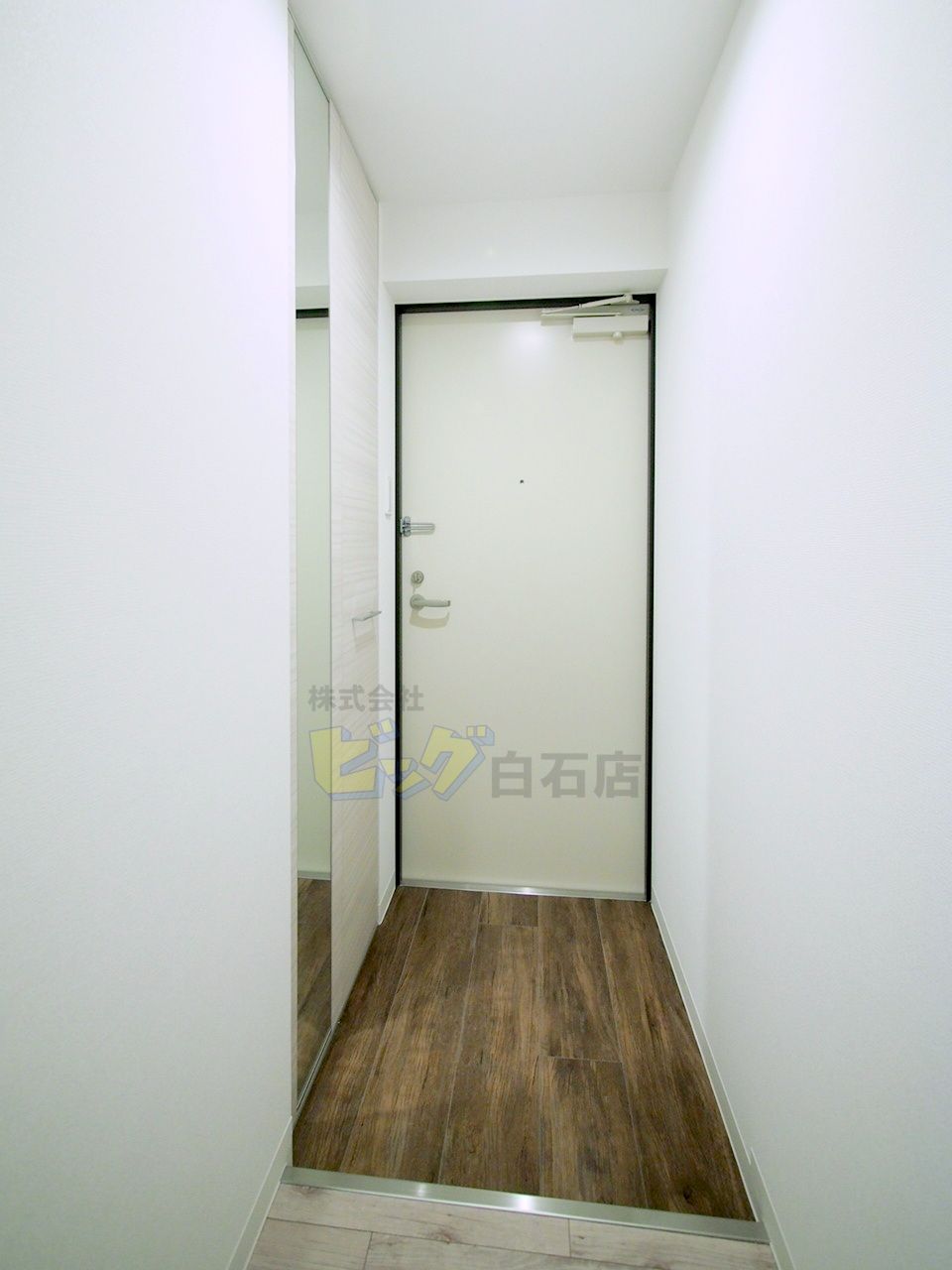 玄関　広々とした玄関です♪