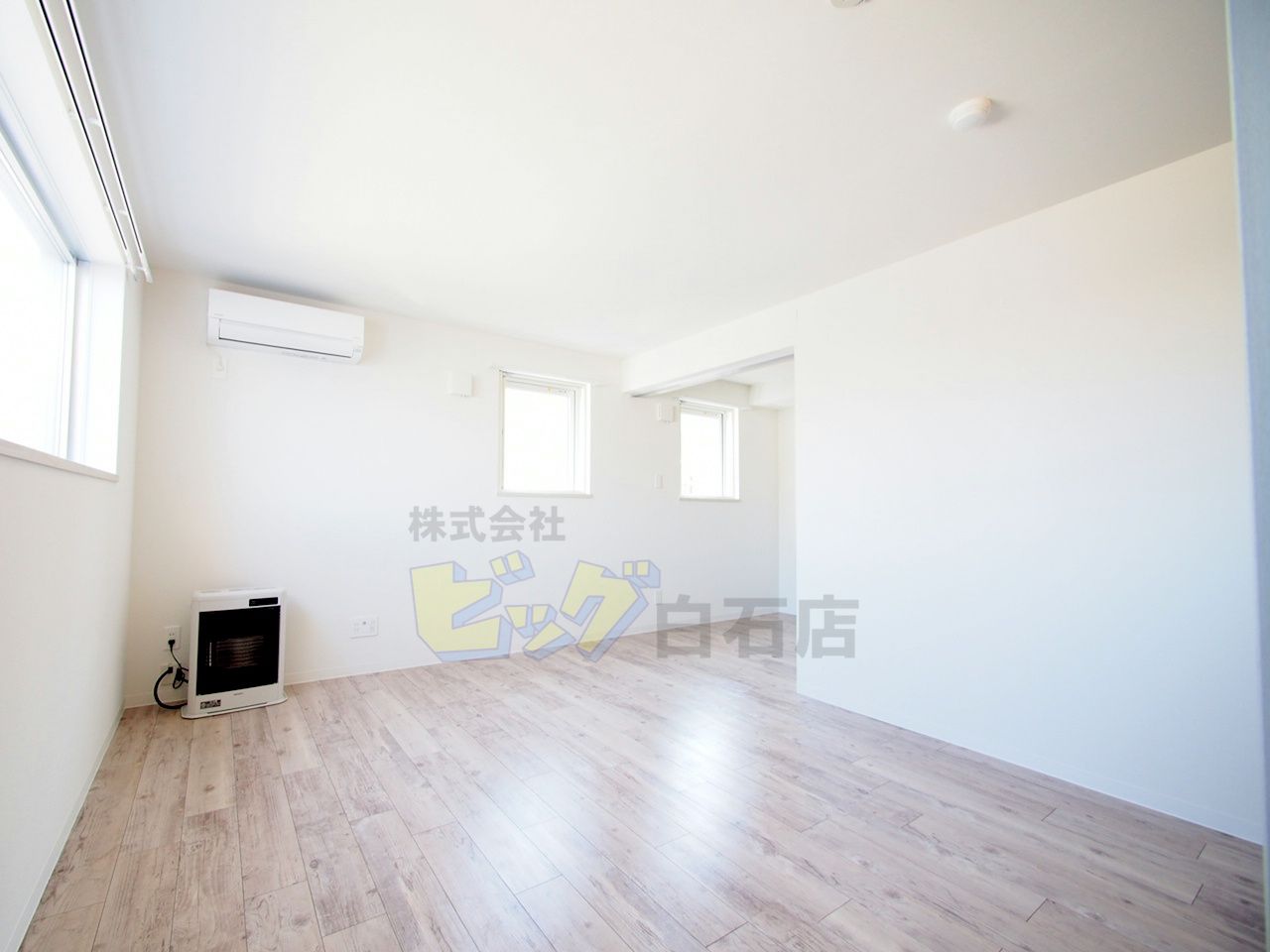 居室・リビング　広々リビングです♪