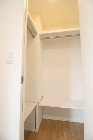 収納　（別タイプ参考写真）コンフォリア板橋区役所前　板橋区仲宿