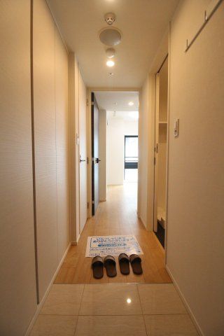 玄関　（別タイプ参考写真）コンフォリア板橋区役所前　板橋区仲宿