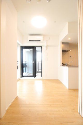 居室・リビング　（別タイプ参考写真）コンフォリア板橋区役所前　板橋区仲宿