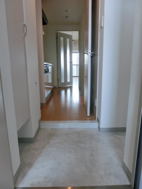 玄関　トールタイプのシューズBOX有