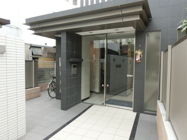 エントランス　整備されたエントランス