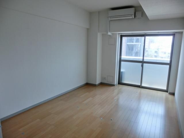 居室・リビング　エアコン１台完備