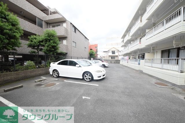駐車場　駐車場