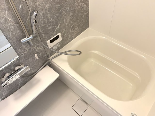 バス・シャワールーム　追い焚き機能付き