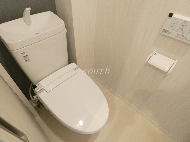 トイレ　ウォシュレット付きのトイレ