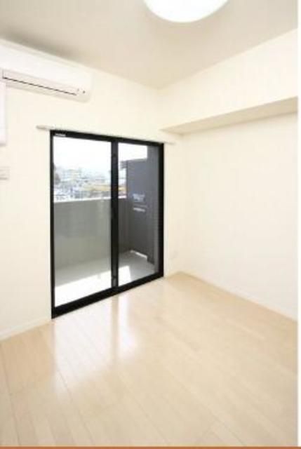 居室・リビング　前回募集時のお写真になります。現況優先です。