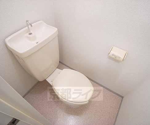 トイレ　清潔感のある洋式トイレ