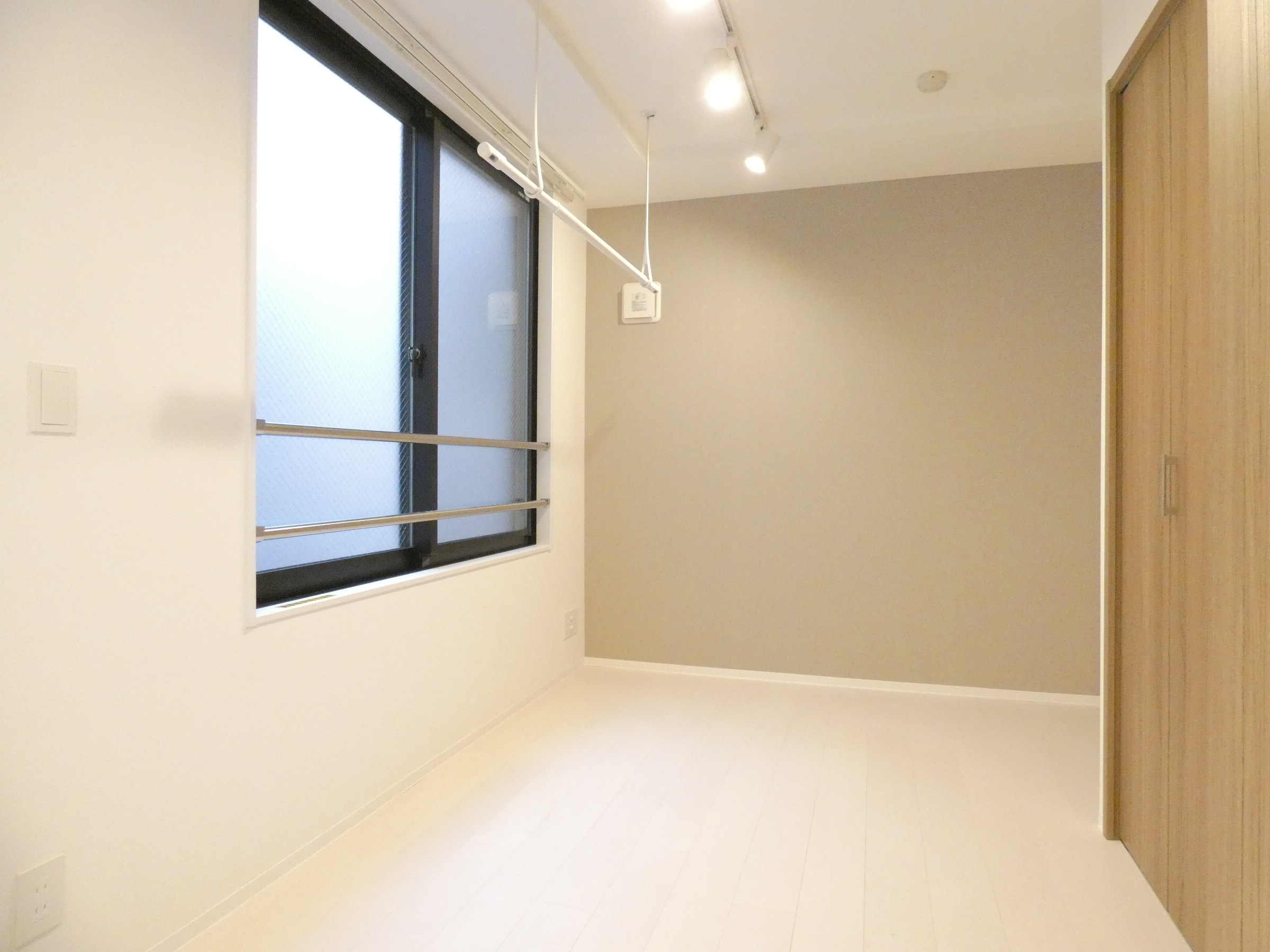 居室・リビング　内観1