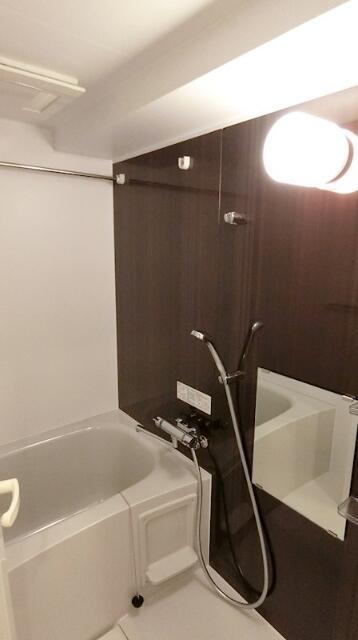 バス・シャワールーム　?