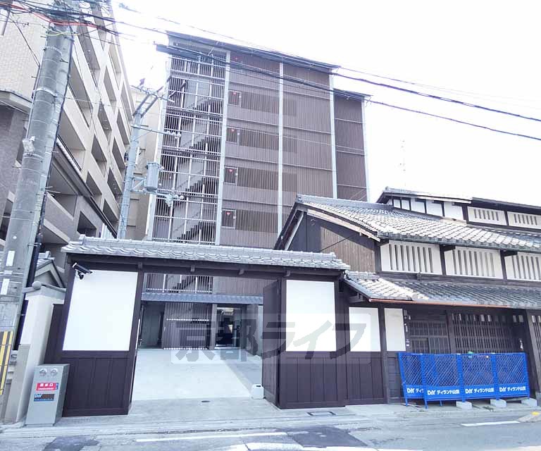 建物外観　がっちりしたマンションです。