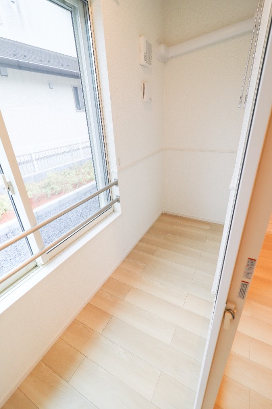 バルコニー　図面と現状に相違がある場合には現状を優先