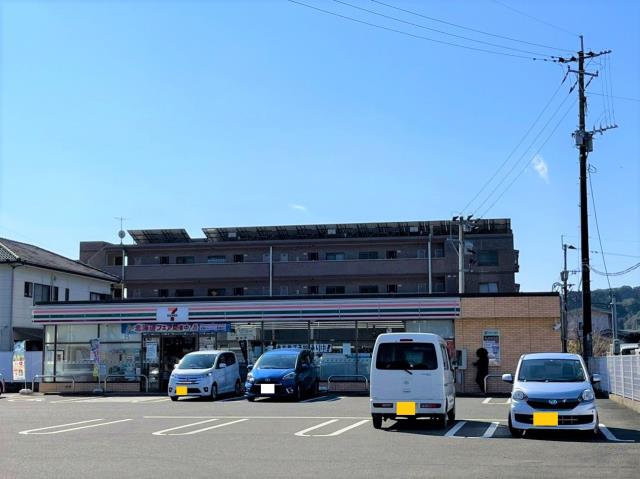 コンビニ　セブンイレブン（コンビニ）まで1329m