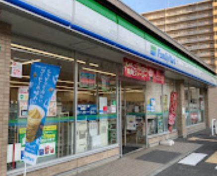 コンビニ　ファミリーマート 平野長吉出戸店（コンビニ）まで372m