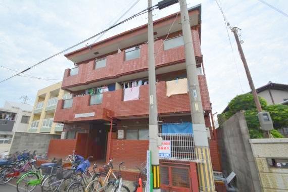 建物外観　どこか懐かしさを感じさせてくれる暖かみのある建物です。