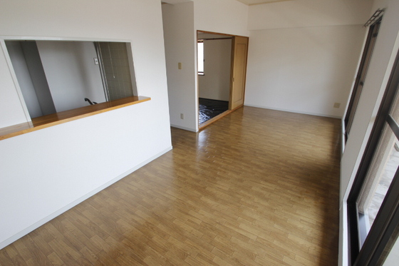 居室・リビング　※別部屋の写真です