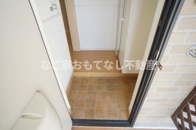 玄関　チャムハウス