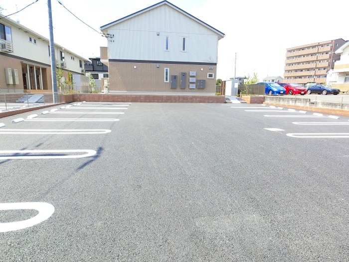 駐車場　駐車場