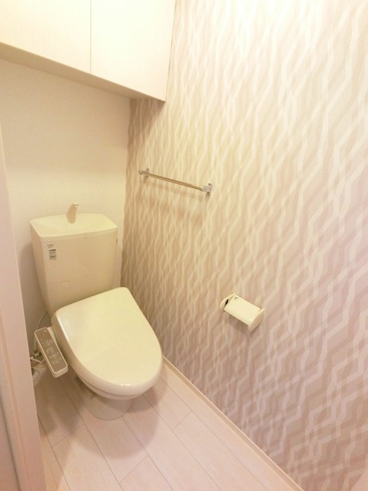 トイレ　温水洗浄暖房便座