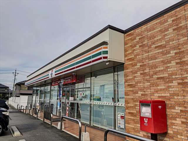 コンビニ　セブンイレブン（コンビニ）まで789m