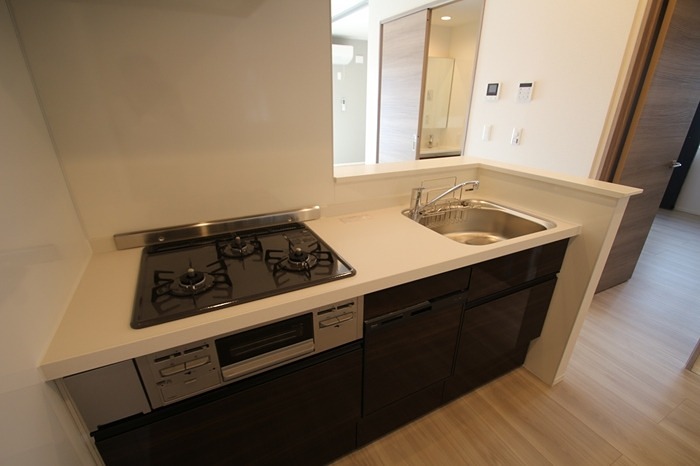 キッチン　3口コンロ・グリル付きです★
