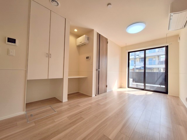 居室・リビング　★明るいフローリングのお部屋です★