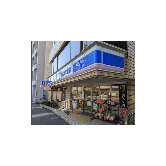 コンビニ　ファミリーマート　北参道駅前店（コンビニ）まで400m