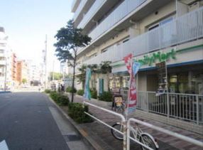 コンビニ　ファミリーマート目黒三田通り店（コンビニ）まで161m