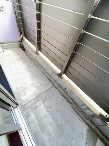 バルコニー　外からの目が気にならないバルコニーで洗濯物が干せます