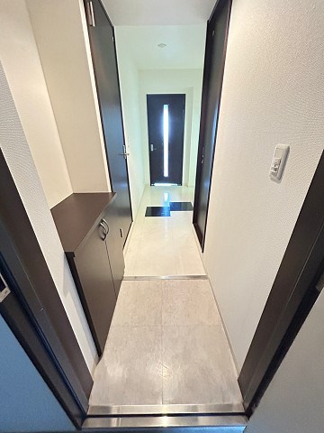 玄関　収納もある玄関です