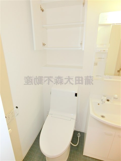 トイレ　温水暖房便座付きのトイレ