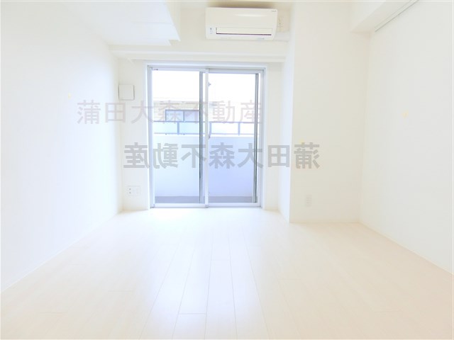 居室・リビング　南向きの洋室