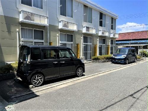 駐車場　駐車場は別料金となります。