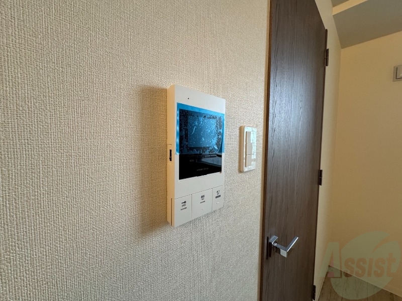 セキュリティ　モニタ付インターホンです。セキュリティ面も安心ですね！