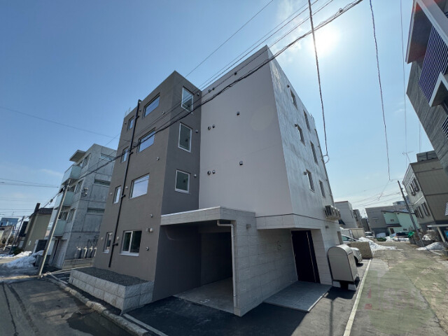 建物外観　札幌市東区北１６条東「ＬｉｖｅａｓｅＮ１６」