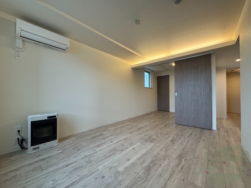 居室・リビング　スタイリッシュな印象のリビングになっています！