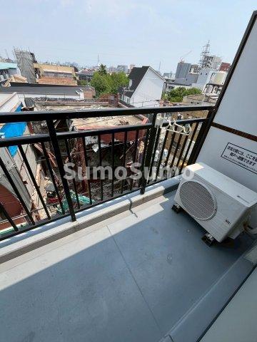 バルコニー　陽当たり良好なバルコニーです