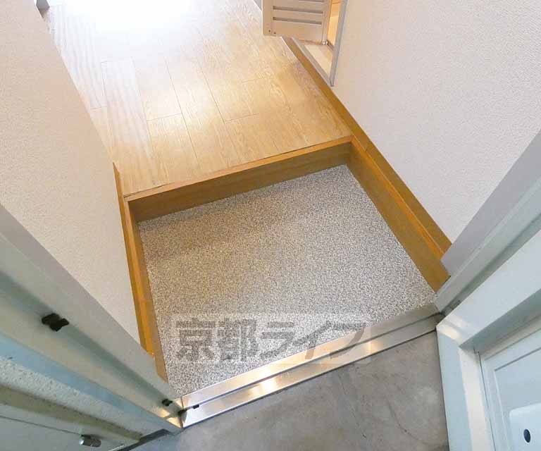玄関　大きな段差がありません