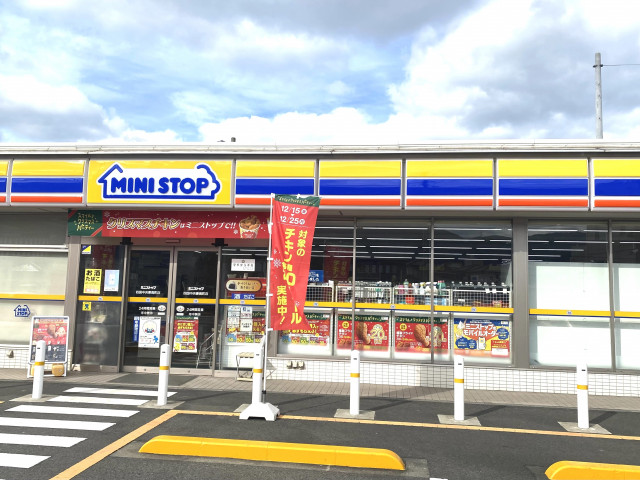 コンビニ　ミニストップ四国中央妻鳥町店（コンビニ）まで270m