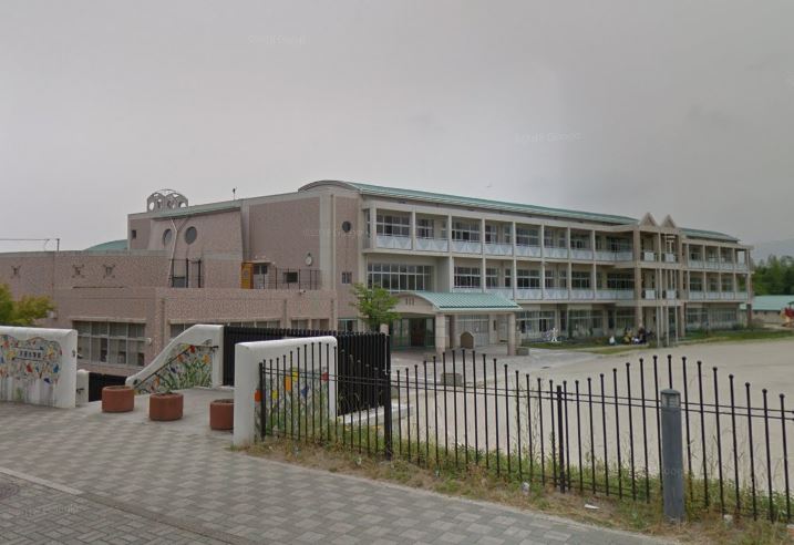 小学校　筑紫野市立天拝小学校（小学校）まで1302m