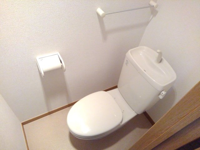 トイレ　トイレもきれいです