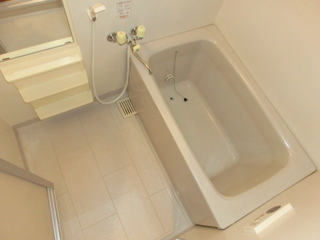バス・シャワールーム　きれいなバスルーム